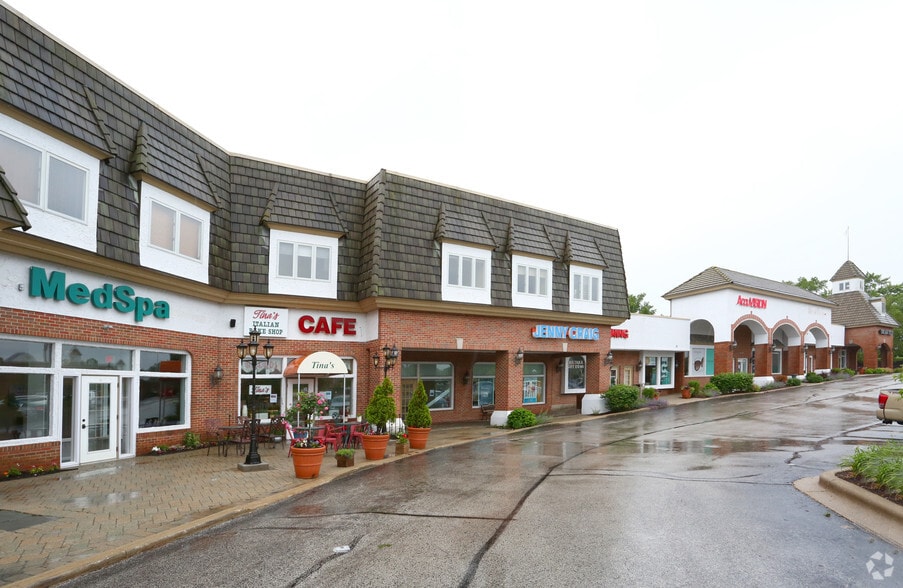 More Photos Of 5101 Washington St, Gurnee General Retail For Lease