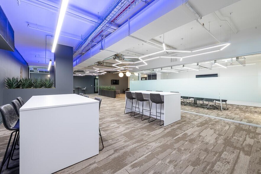 More Photos Of 17 N State St, Chicago Office For Lease