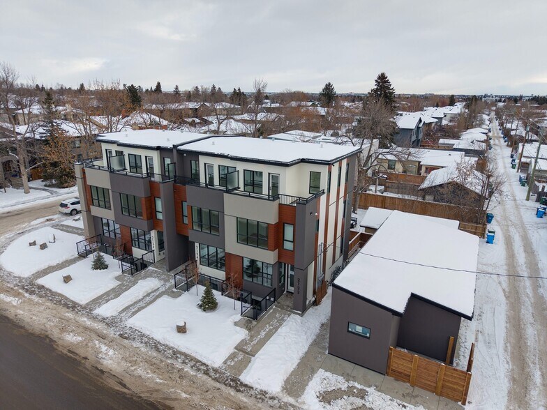 More Photos Of 2124 7 St NW, Calgary Apartments For Sale