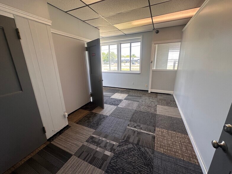 More Photos Of 2655 Buchanan Ave SW, Grand Rapids Truck Terminal For Lease