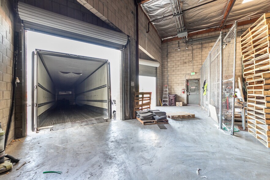 More Photos Of 15001 S Figueroa St, Gardena Distribution For Lease