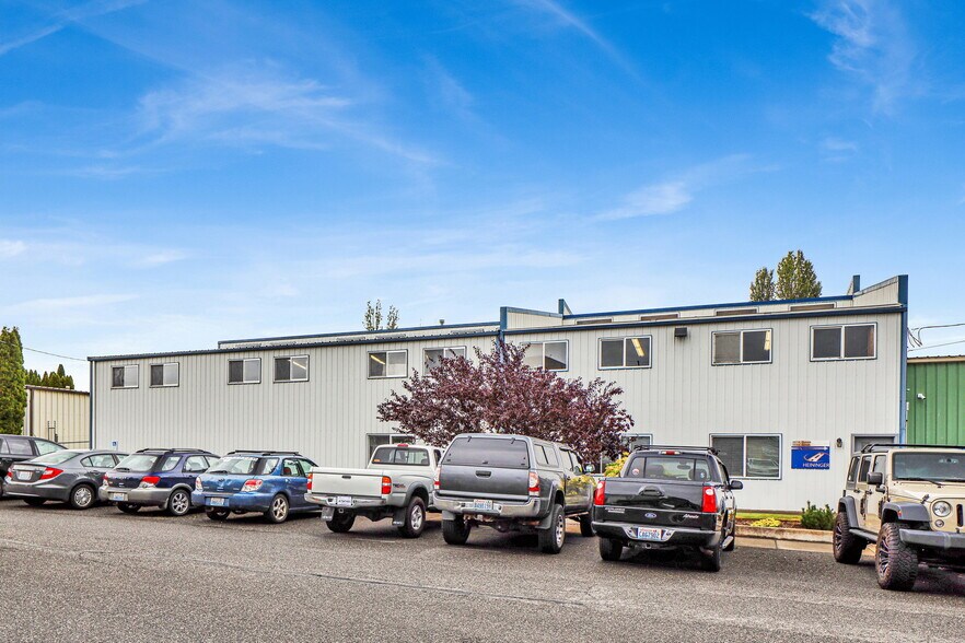 More Photos Of 2222 Queen St, Bellingham Warehouse For Lease