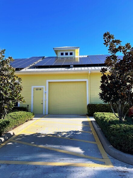 More Photos Of 1237 SE Indian St, Stuart Light Distribution For Sale