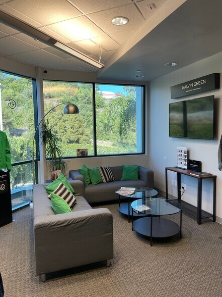More Photos Of 5864 Owens Ave, Carlsbad Office For Lease