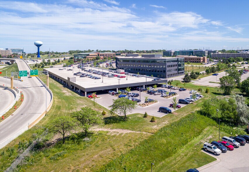 More Photos Of 10100 W Innovation Dr, Wauwatosa Office For Lease