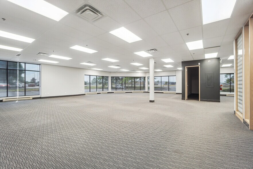 More Photos Of 1205 Rue Ampère, Boucherville Office For Sale