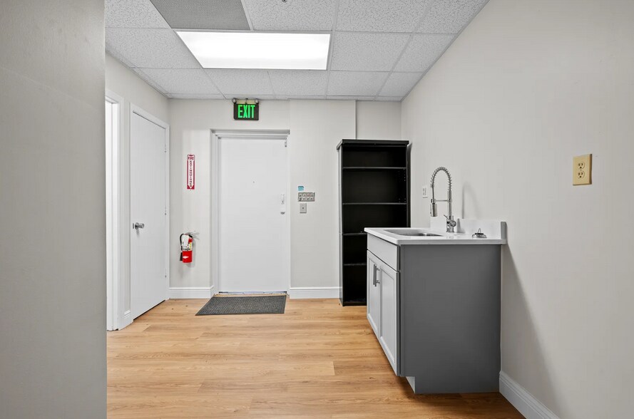 More Photos Of 2441 NW 43rd St, Gainesville General Retail For Sale