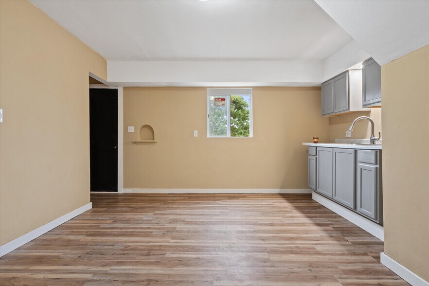 More Photos Of 1322 W Concordia Ave, Milwaukee Multifamily For Sale