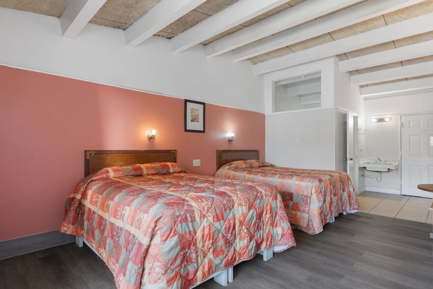 More Photos Of 5565 E Silver Springs Blvd, Silver Springs Hotel For Sale