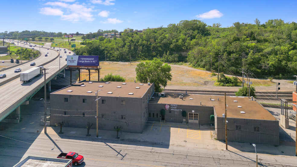 Primary Photo Of 2826 Southwest Blvd, Kansas City Warehouse For Sale