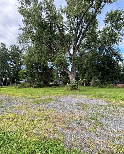 More Photos Of 210 S Doxtator St, Rome Industrial For Sale