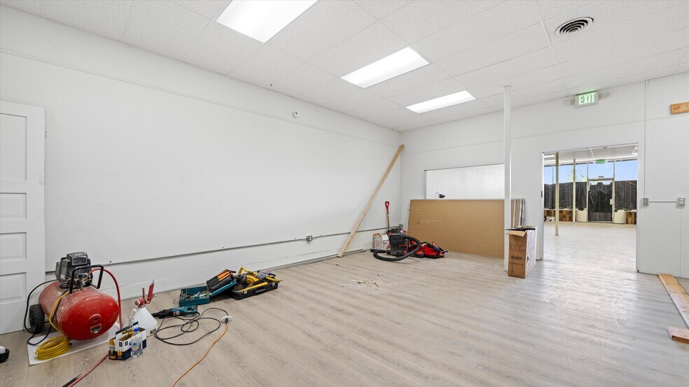 More Photos Of , Selah General Retail For Sale