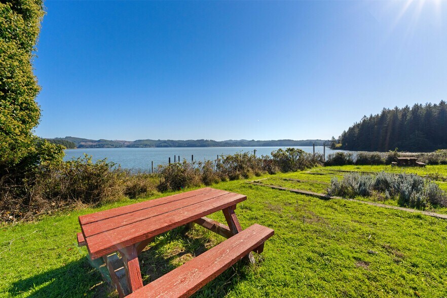 More Photos Of 4484 Fish Mill, Westlake Hotel For Sale