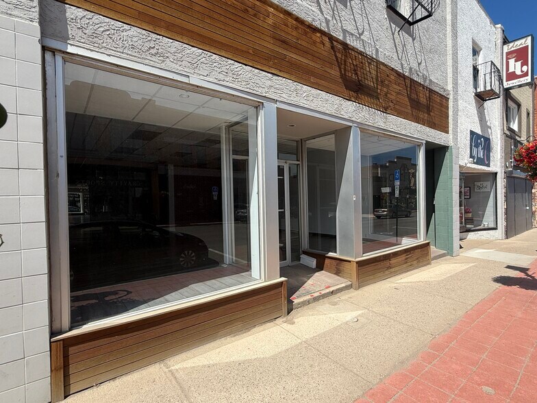 More Photos Of 622 3 St SE, Medicine Hat General Retail For Lease