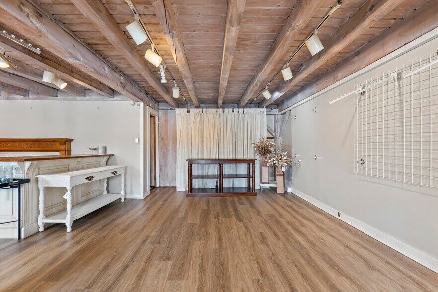 More Photos Of 2049 Post Rd, Wells Storefront Retail Office For Sale