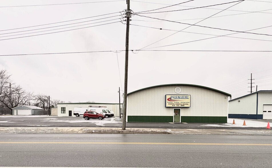 Primary Photo Of 912 S Metcalf St, Lima Industrial For Sale