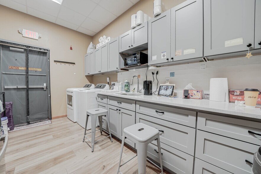 More Photos Of 25691 Smotherman Rd, Frisco Storefront For Sale