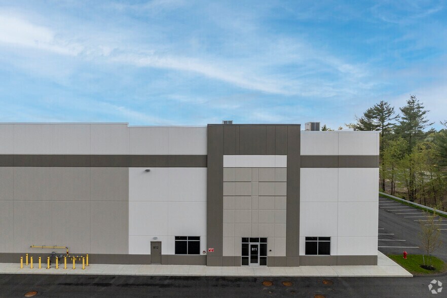More Photos Of 50 Robert Milligan Pky, Merrimack Warehouse For Lease