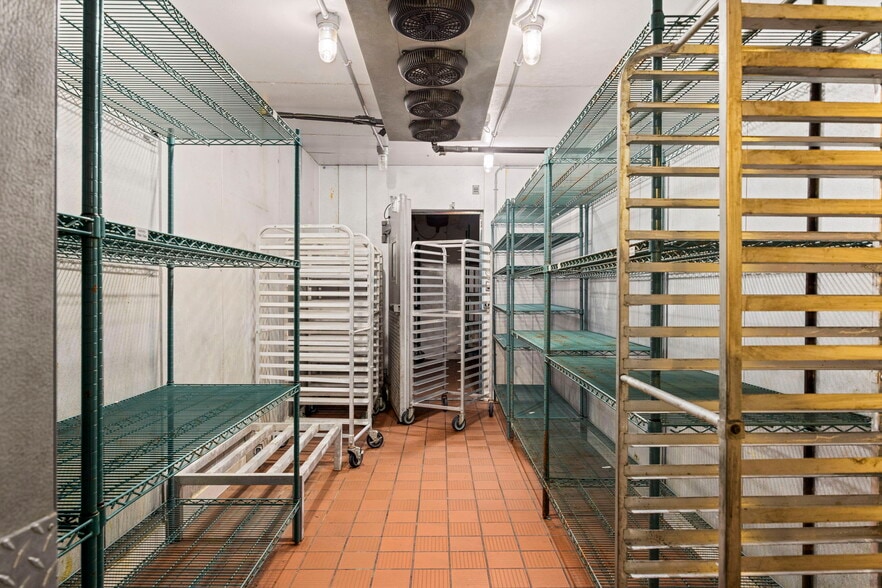 More Photos Of 350 University Blvd, Harrisonburg Freestanding For Sale