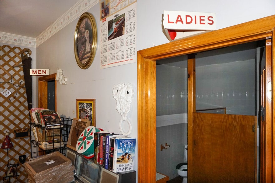 More Photos Of 1413 Martin Springs Dr, Rolla Convenience Store For Lease