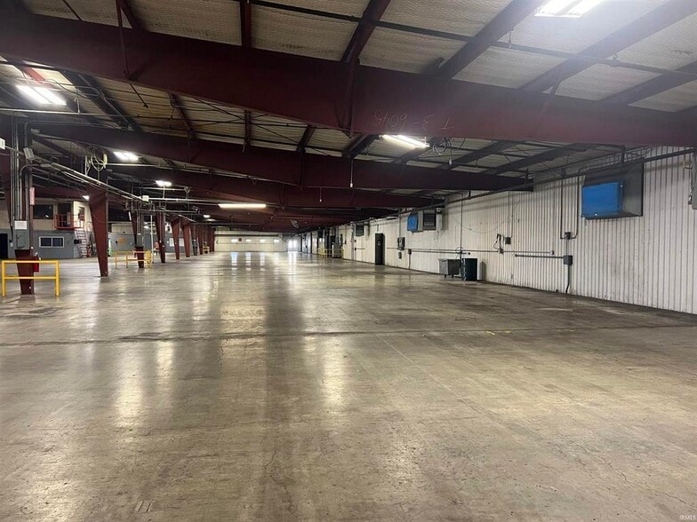 More Photos Of 1015 W 9th St, Mount Carmel Warehouse For Sale