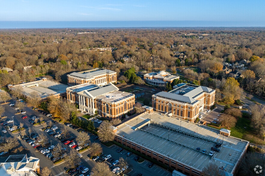 More Photos Of 6805 Carnegie Blvd, Charlotte Office For Lease