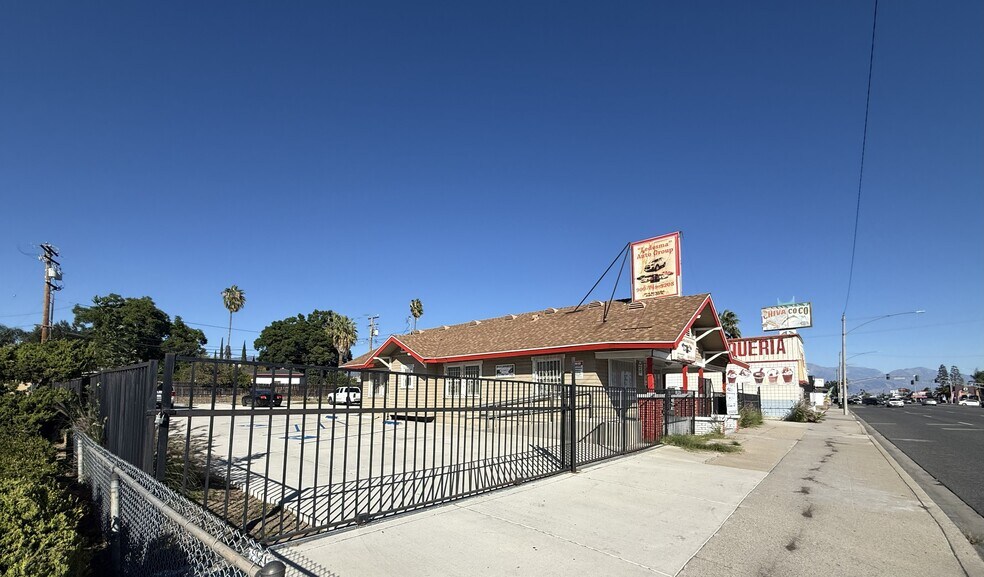 More Photos Of 162 W Foothill Blvd, Rialto General Retail For Sale