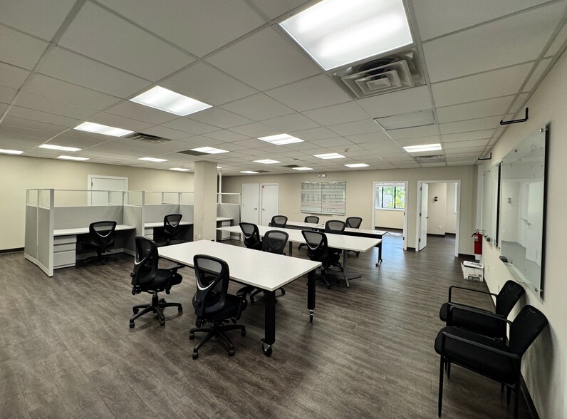 More Photos Of 280 Moody St, Ludlow Flex For Lease