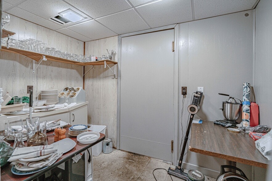 More Photos Of 754 Cherokee st, Fountain Hill Restaurant For Sale