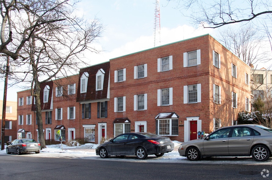 Primary Photo Of 4545 42nd St NW, Washington Medical For Lease