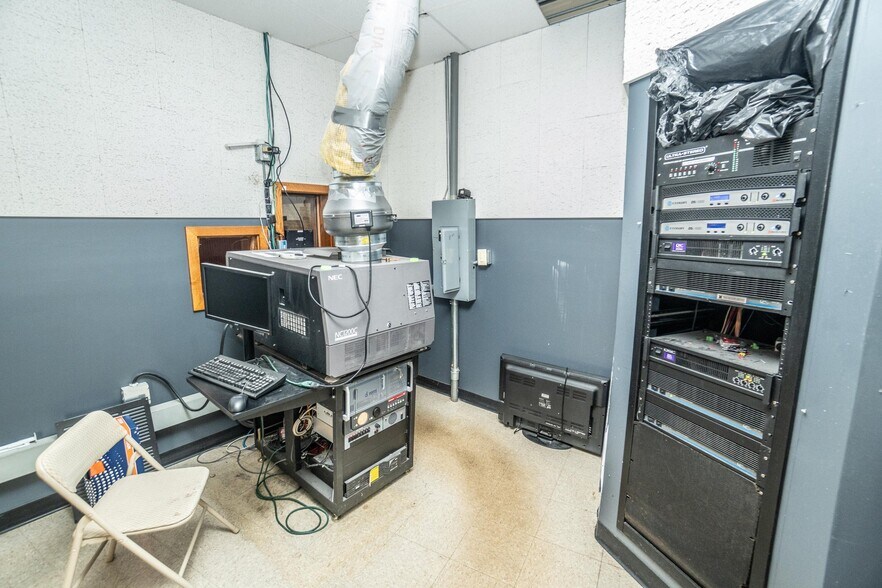 More Photos Of 1361 Grand Ave, Hartford Movie Theatre For Sale