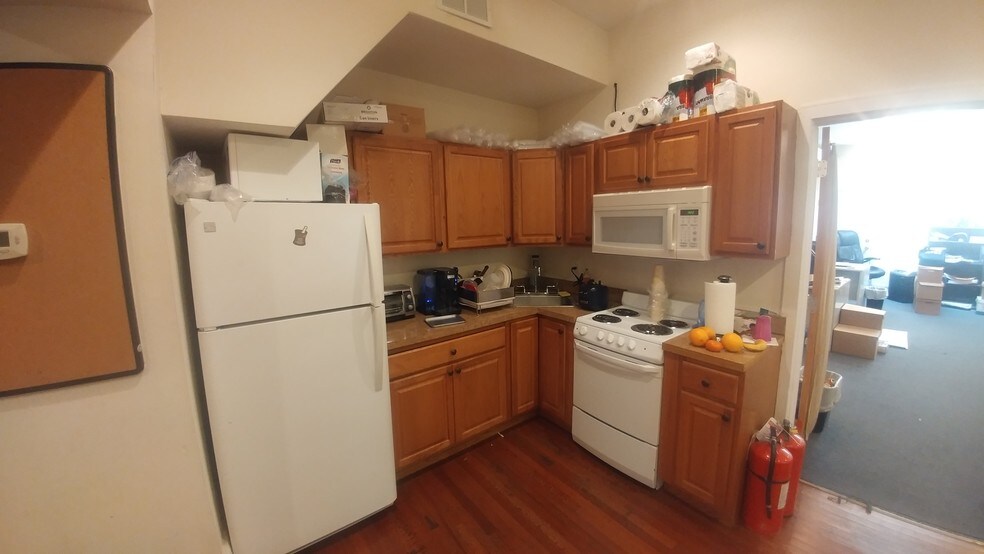 More Photos Of 474 Smith St, Brooklyn Daycare Center For Lease
