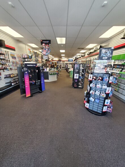 More Photos Of 1199 Highway 31 NW, Hartselle General Retail For Sale