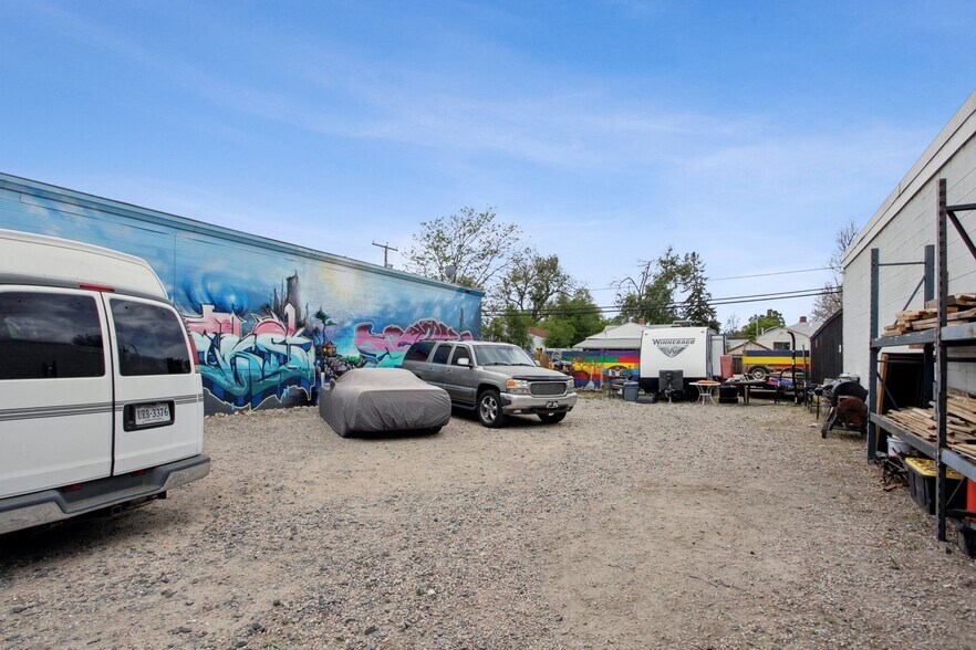 More Photos Of 947 Federal Blvd, Denver Warehouse For Sale