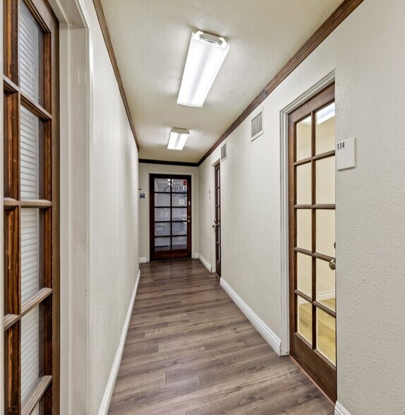 More Photos Of 936 E Green St, Pasadena Loft Creative Space For Lease