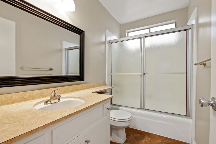 More Photos Of 3735 Mentone Ave, Los Angeles Apartments For Sale