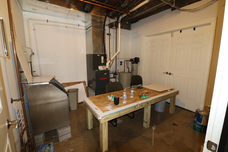 More Photos Of 1223 E Sciota Ave, Peoria Heights Industrial For Lease