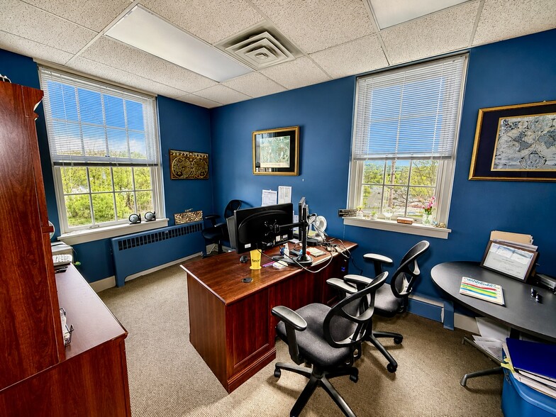 More Photos Of 102 Washington St, Manlius Office For Sale