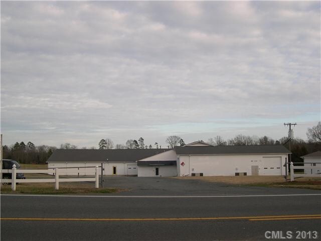 More Photos Of 704 N Central Ave, Locust Warehouse For Lease