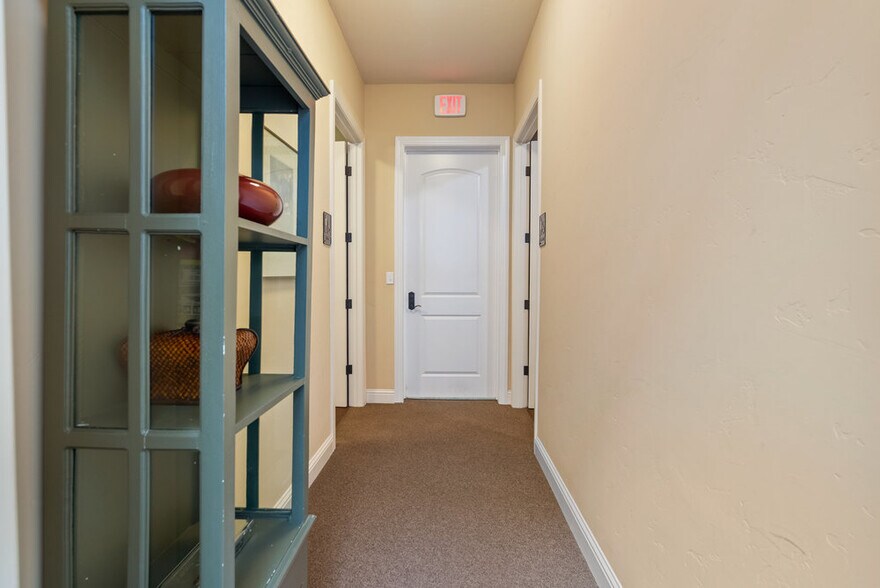 More Photos Of 829 San Benito St, Hollister Office For Sale