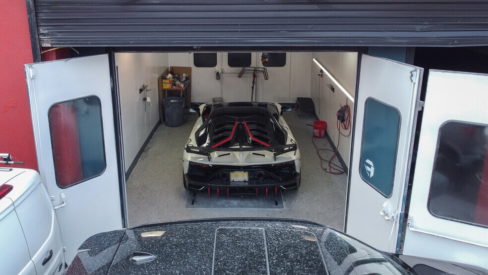 More Photos Of 10 Jerusalem Ave, Hempstead Auto Repair For Sale