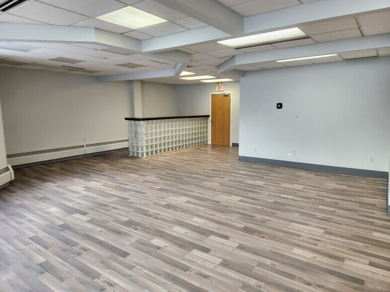 More Photos Of 24600 Detroit Rd, Westlake Medical For Sale