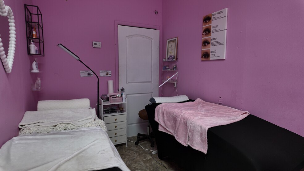 More Photos Of 2401 W Cervantes St, Pensacola General Retail For Sale