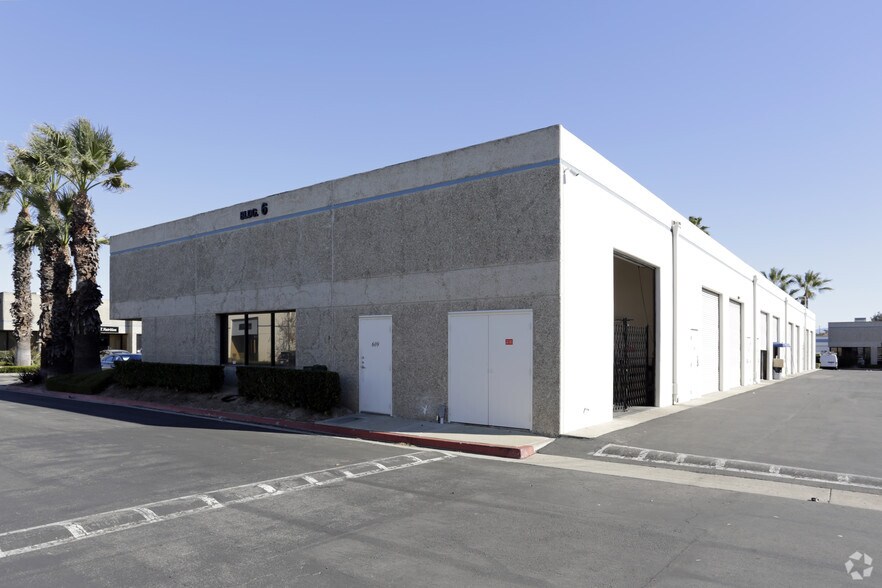 More Photos Of 17150 Newhope St, Fountain Valley Unknown For Lease