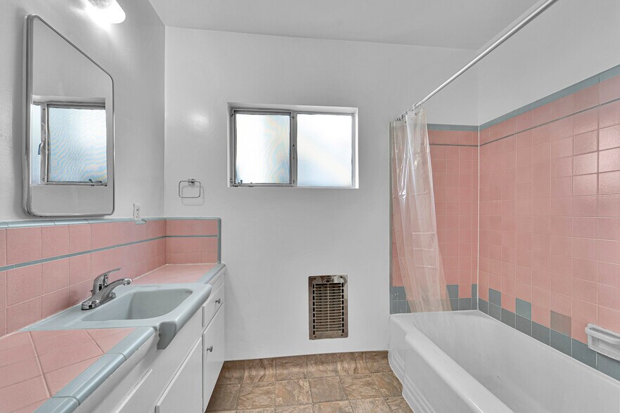 More Photos Of 938 15th St, Santa Monica Apartments For Sale