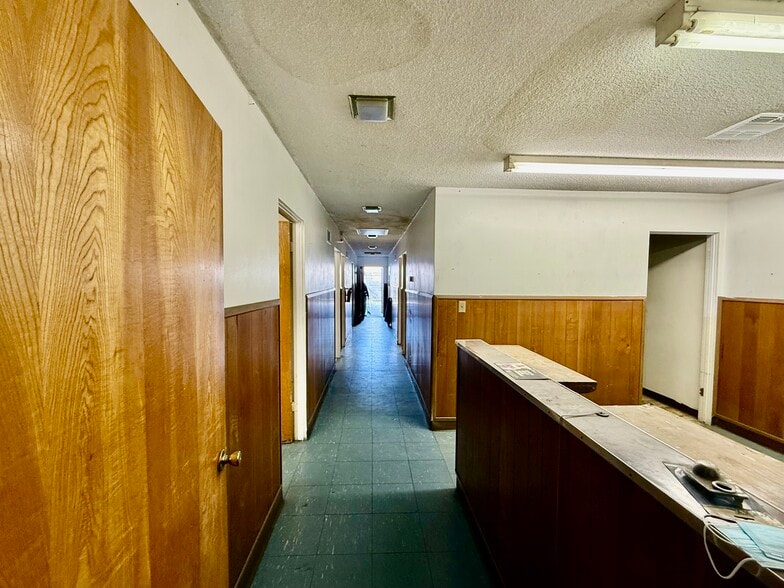 More Photos Of 6513 Whittier Blvd, Los Angeles Medical For Sale