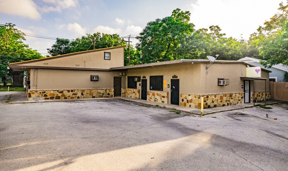 More Photos Of 1006 West Ave, San Antonio Freestanding For Sale