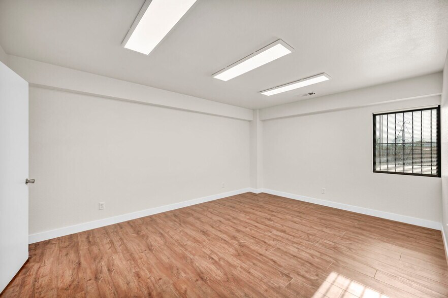 More Photos Of 4040 Arcata Way, North Las Vegas Light Manufacturing For Lease