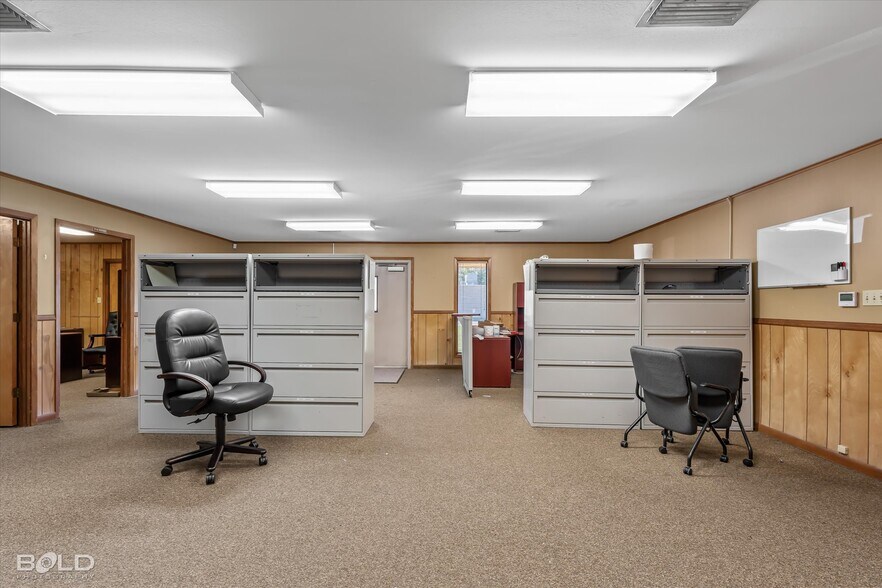 More Photos Of 523 Oxford Rd, Mansfield Office For Sale