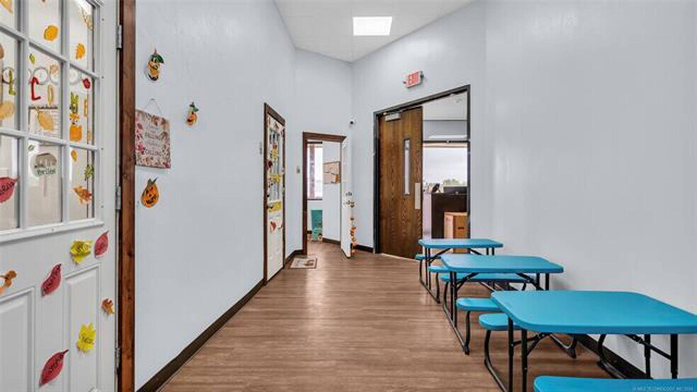 More Photos Of 4379 Highway 7 W, Sulphur Daycare Center For Sale